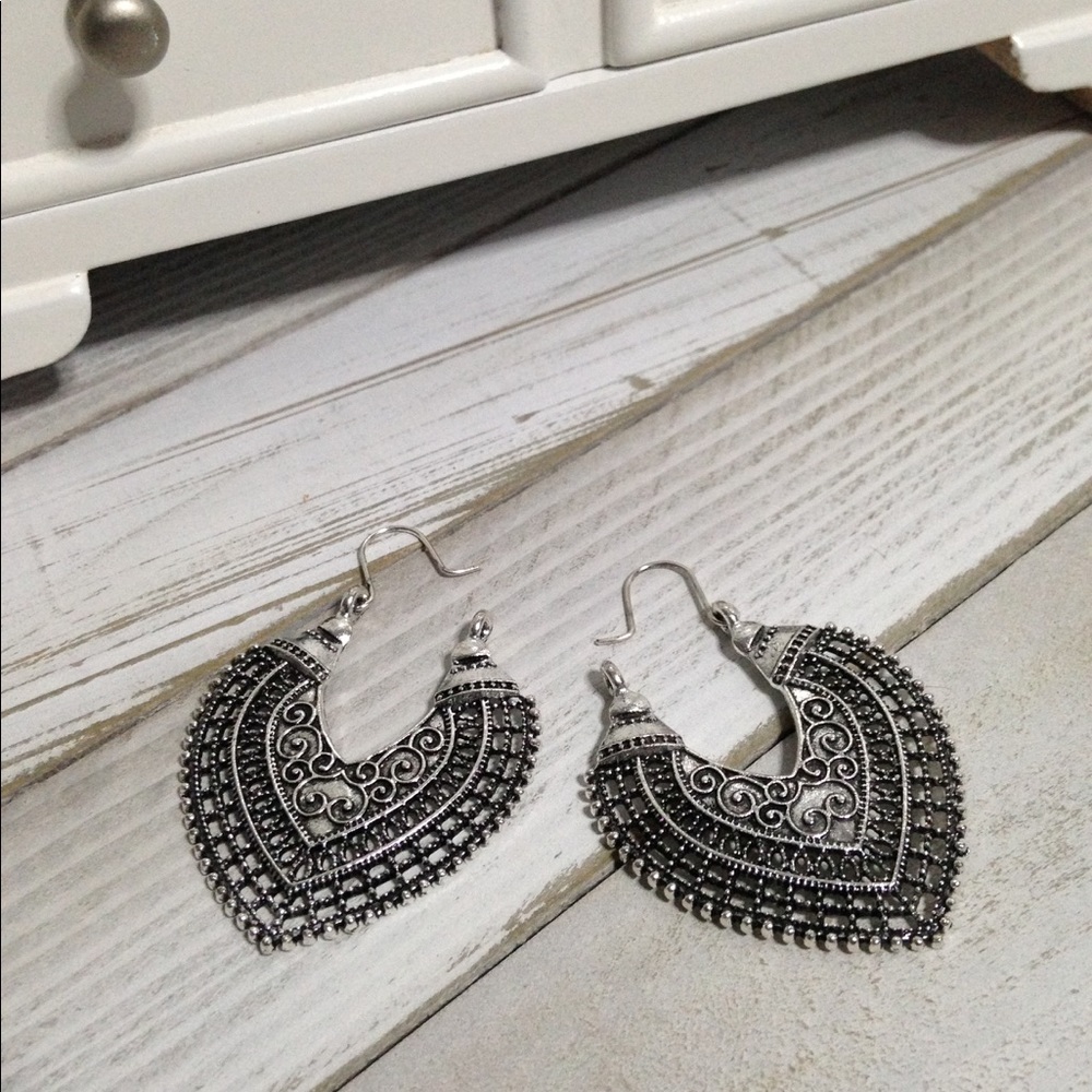 Silver filigree drop dangle earrings